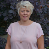 Angela Mayr