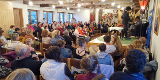 Volle Anna-Kirche zum Krippenspiel