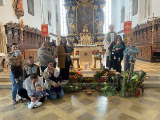 Miniclub Erntedankaltar