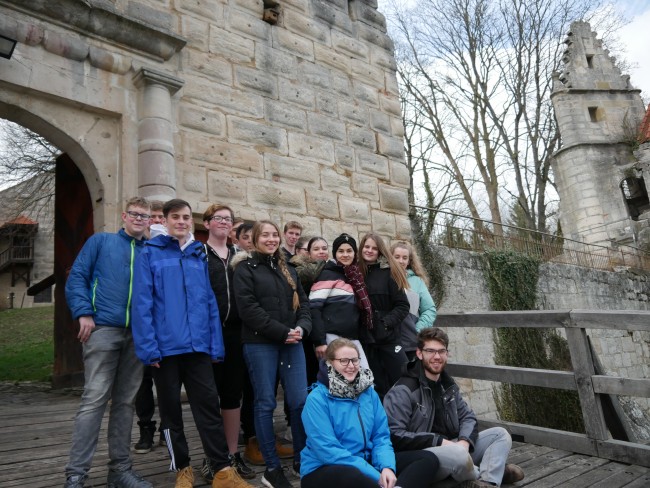Gruppenbild vor der Marienburg